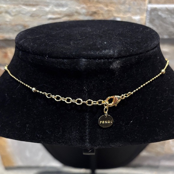 Elegant Gold Purse Pendant Necklace - Picture 4 of 7